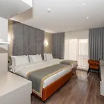 Tumar Hotel *